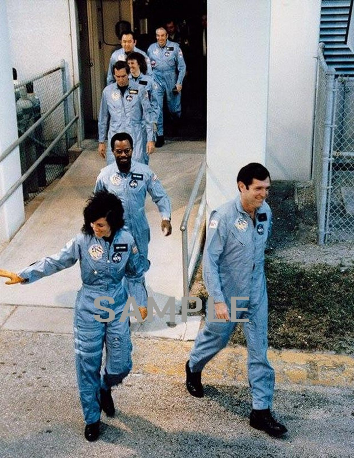 NASA CHALLENGER CREW Moments Before Boarding 8.5X11 PHOTO (180-A) NASA CHALLENGER CREW Moments Before Boarding 8.5X11 PHOTO (180-A)
