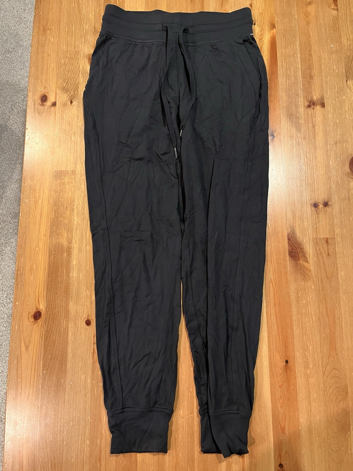 Soft Black Lululemon Leisure Sweat Pants Jogger Women\'s Size 4 Soft Black Lululemon Leisure Sweat Pants Jogger Women\'s Size 4