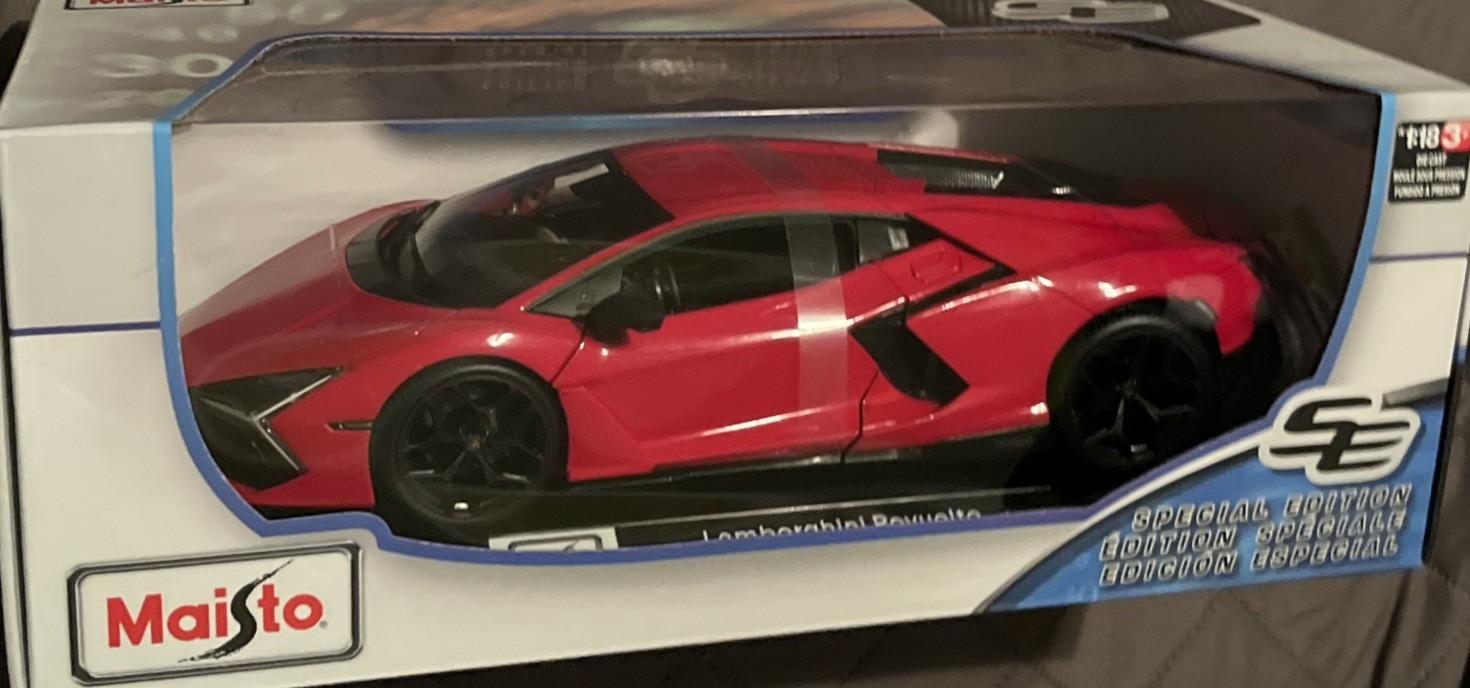 New Maisto Special Edition Lamborghini Revuelto, Red Die Cast Car, 1:18 Scale New Maisto Special Edition Lamborghini Revuelto, Red Die Cast Car, 1:18 Scale