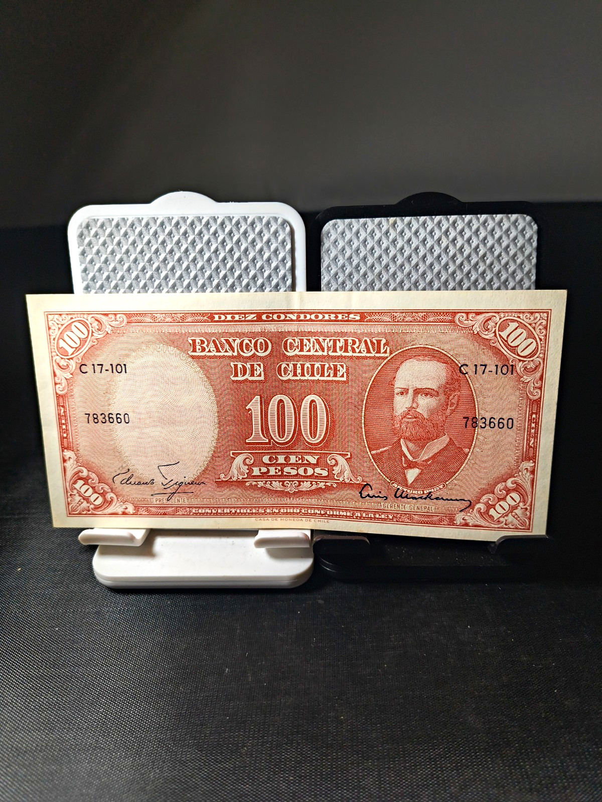 World Currency - 1960 - Chile - 100 Pesos Bank Note - A U World Currency - 1960 - Chile - 100 Pesos Bank Note - A U