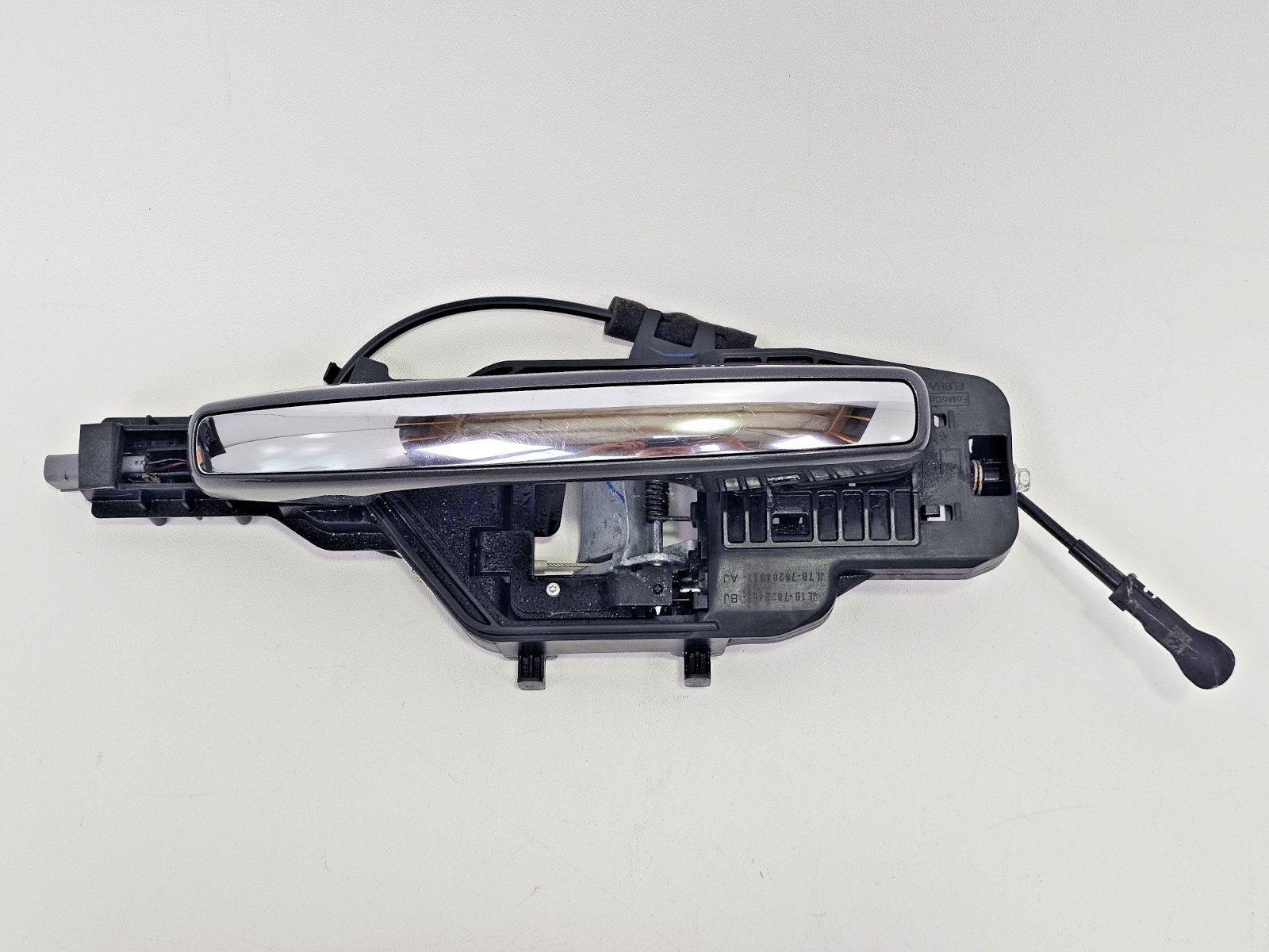2018 - 2024 FORD EXPEDITION FRONT LEFT DRIVER DOOR EXTERIOR HANDLE CHROME OEM 2018 - 2024 FORD EXPEDITION FRONT LEFT DRIVER DOOR EXTERIOR HANDLE CHROME OEM