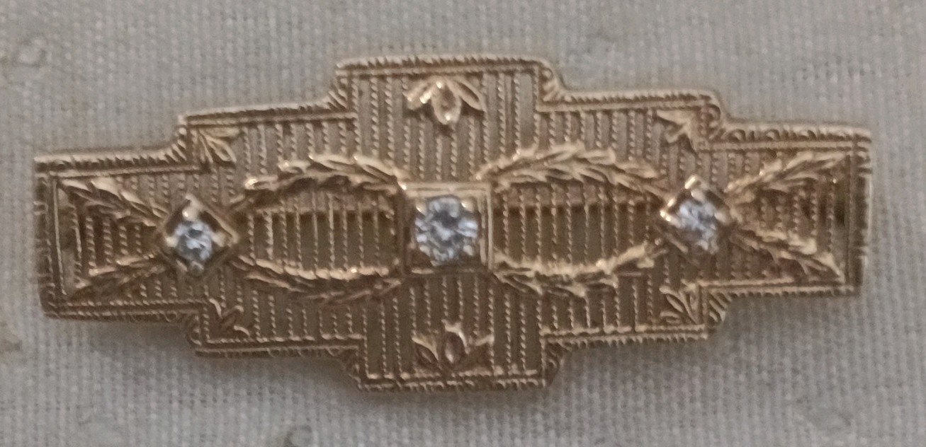 14 Kt Gold Estate Diamond Filligree Broach