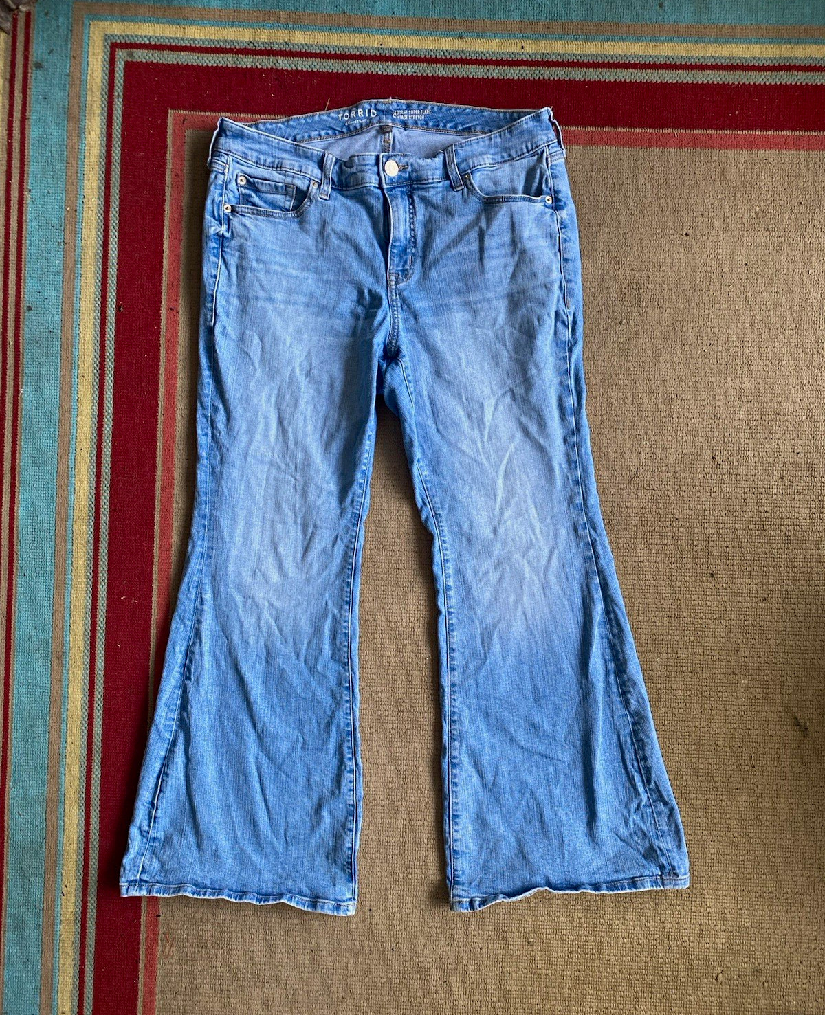 Torrid Women’s Size 14 Regular Light Wash Blue Denim Flare Vintage Stretch Torrid Women’s Size 14 Regular Light Wash Blue Denim Flare Vintage Stretch