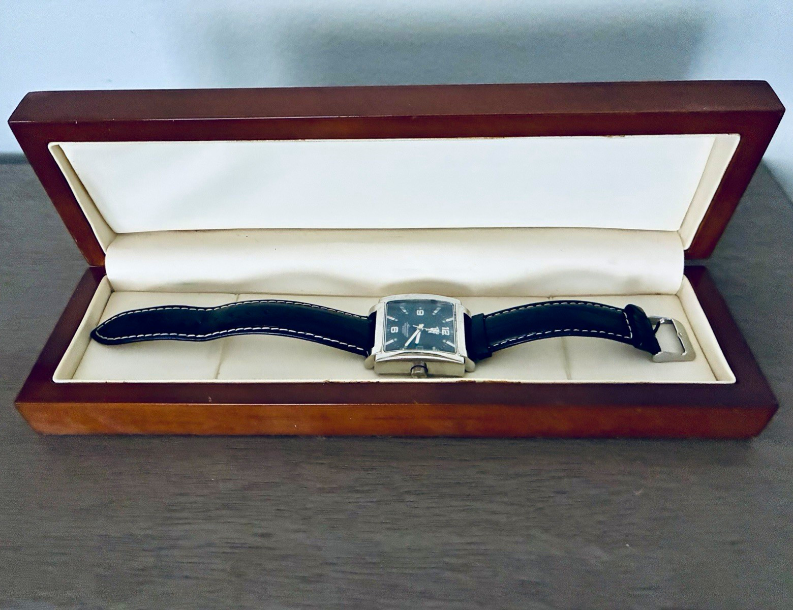 MANCHESTER UNITED COMMEMORATIVE WATCH 1968 OFFICIAL MERCHANDISE, LIMITED EDITION MANCHESTER UNITED COMMEMORATIVE WATCH 1968 OFFICIAL MERCHANDISE, LIMITED EDITION