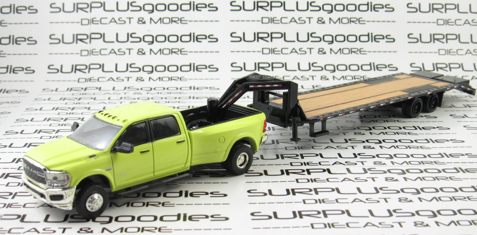 Greenlight 1:64 Yellow 2019 DODGE RAM 3500 BIG HORN Dually w/Gooseneck Trailer