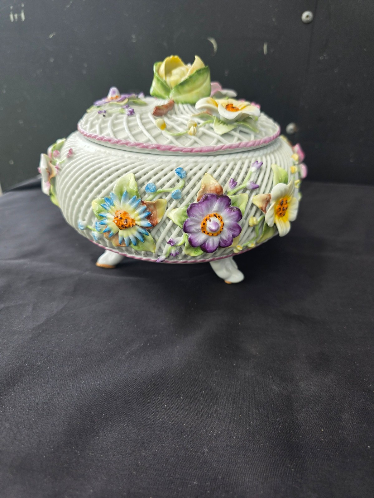 Porfin Cluj Napoca Reticulated Porcelain Lidded Footed Trinket Bowl