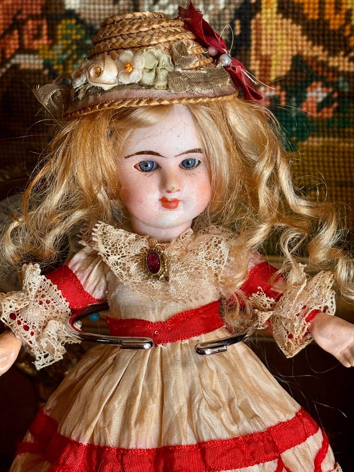 Antique French Bébé Denamur  ED Bisque Head Doll Blue Eyes 21 cm 7,6