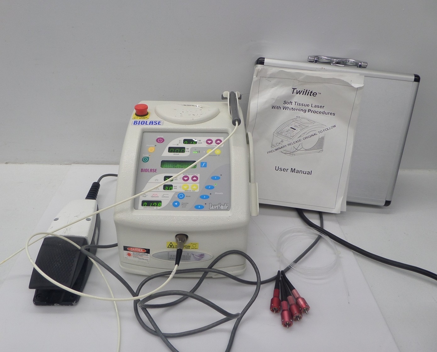 Biolase LaserSmile 7000411 Dental Laser w/ Foot Pedal & Handpiece