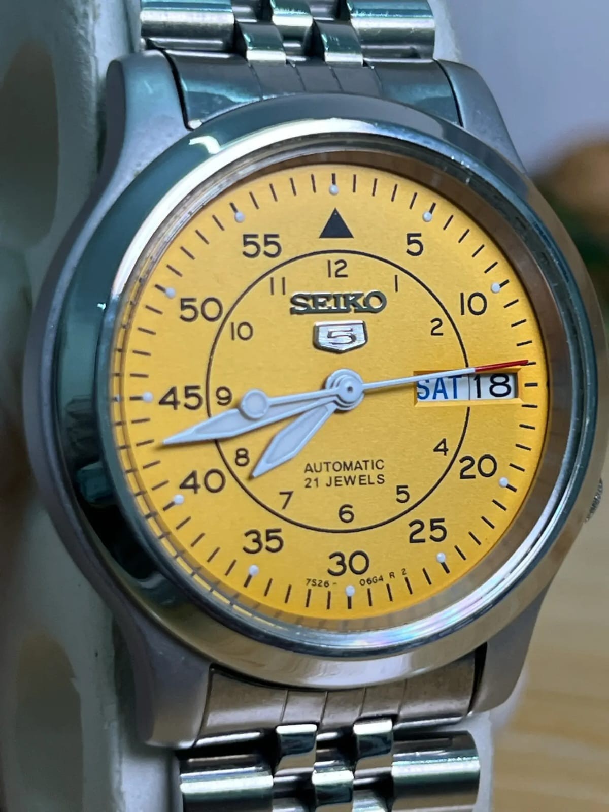 Vintage Seiko 5 Automatic 21 Jewels Japan Made Yellow Dial Watch For Mens