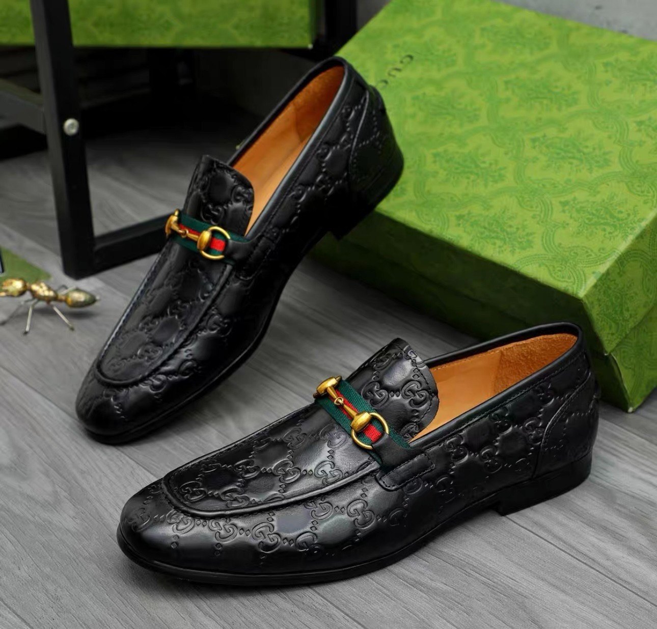GUCCI GG Embossed Horsebit Loafers Black Leather Dress Shoes Men's