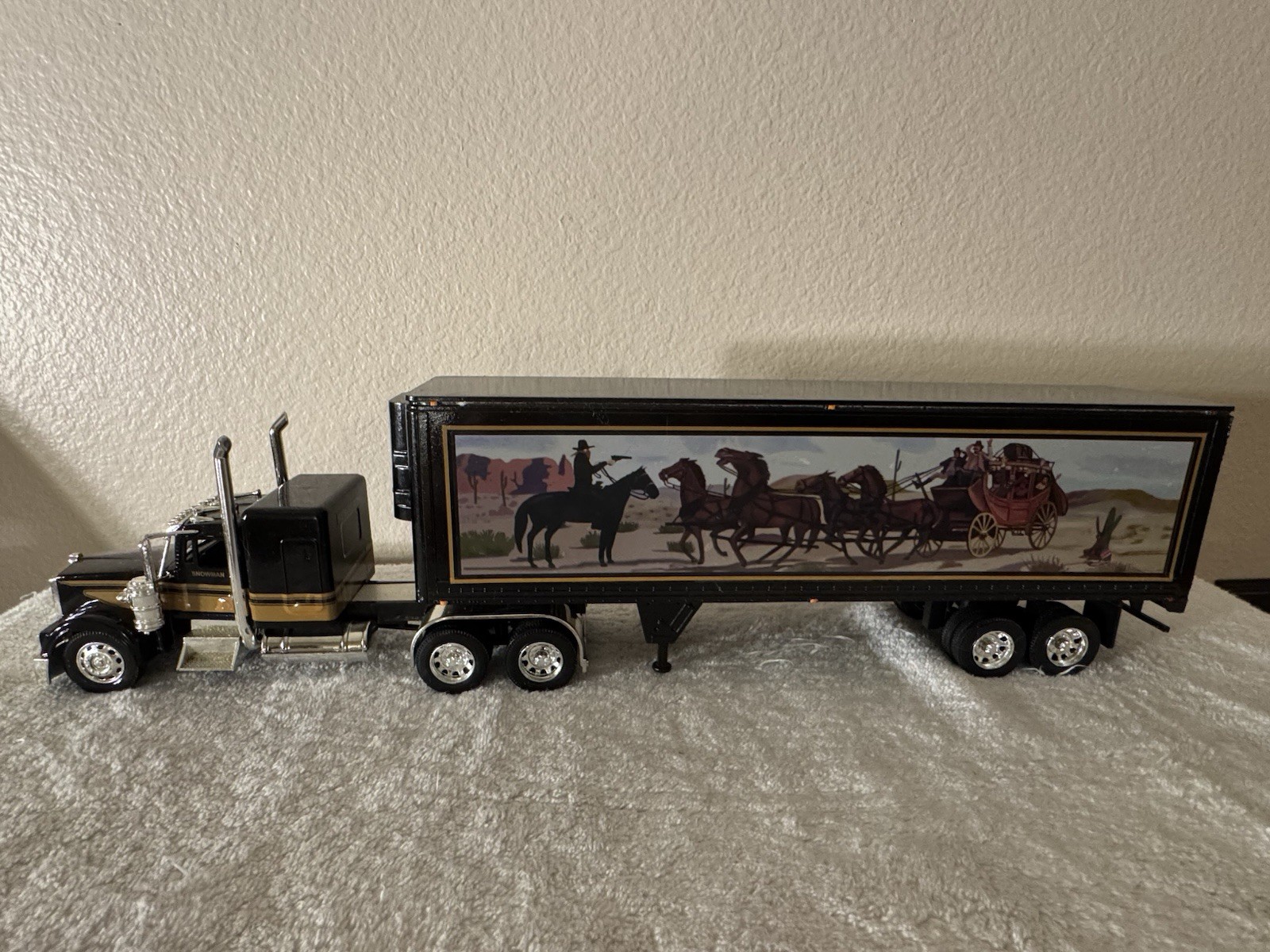 Custom New-Ray 1:32 Smokey & Bandit Snowman Kenworth W900 Semi Trailer Used