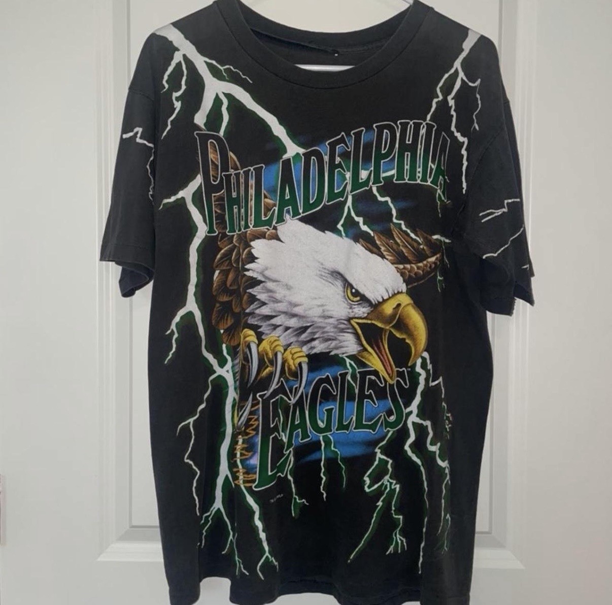 Vintage 1993 Philadelphia Eagles Lightning Bolt American Thunder T-Shirt 90s L