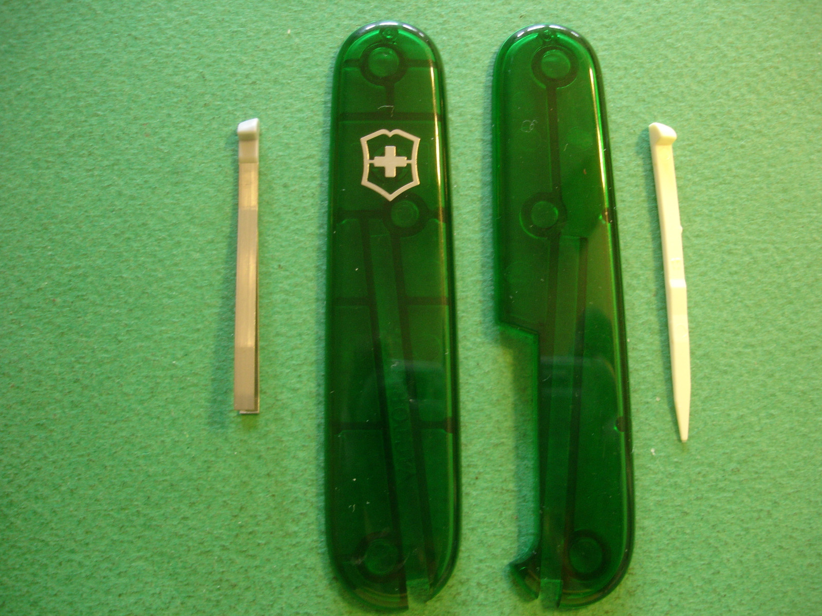 NEW VICTORINOX 91mm EMERALD GREEN SWISS ARMY KNIFE SCALES +TOOTHPICK & TWEEZERS