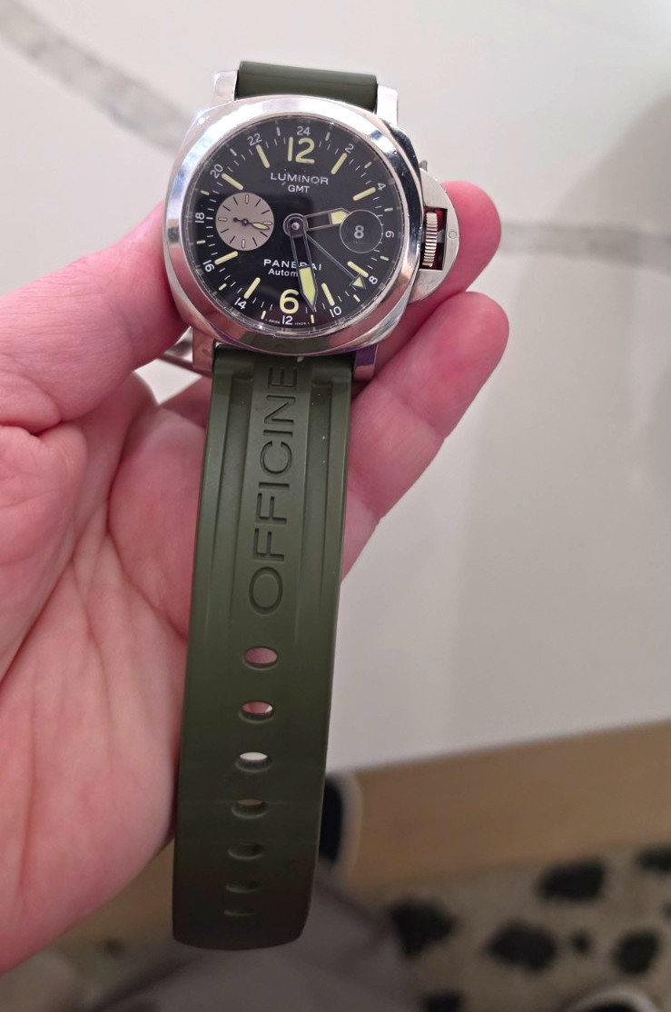Officine Panerai Luminor GMT Automatic Date 300m Left-Hand Green Rubber