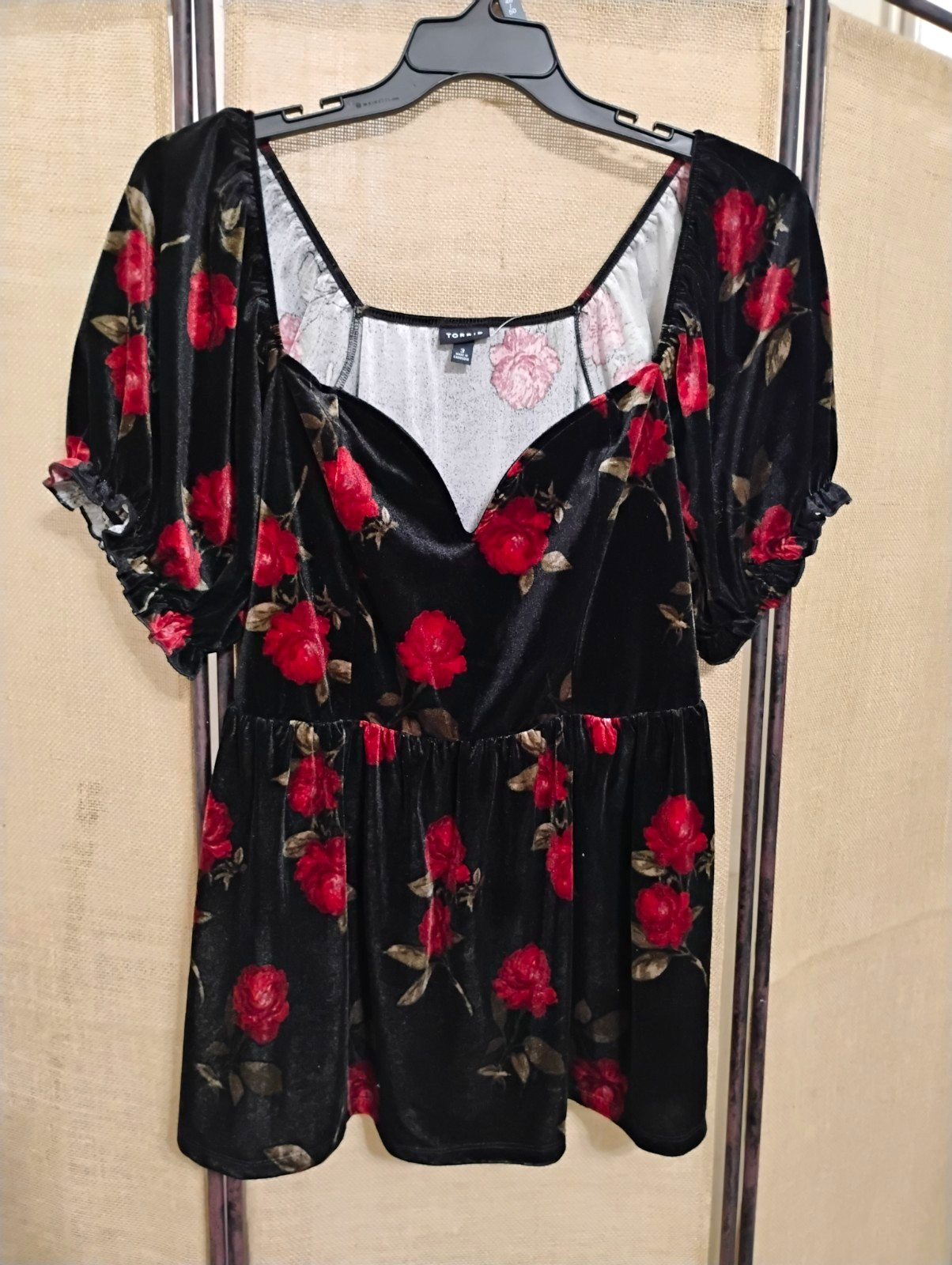 Torrid Black/Red Rose Floral Velvet Puff Sleeve Babydoll  3XL