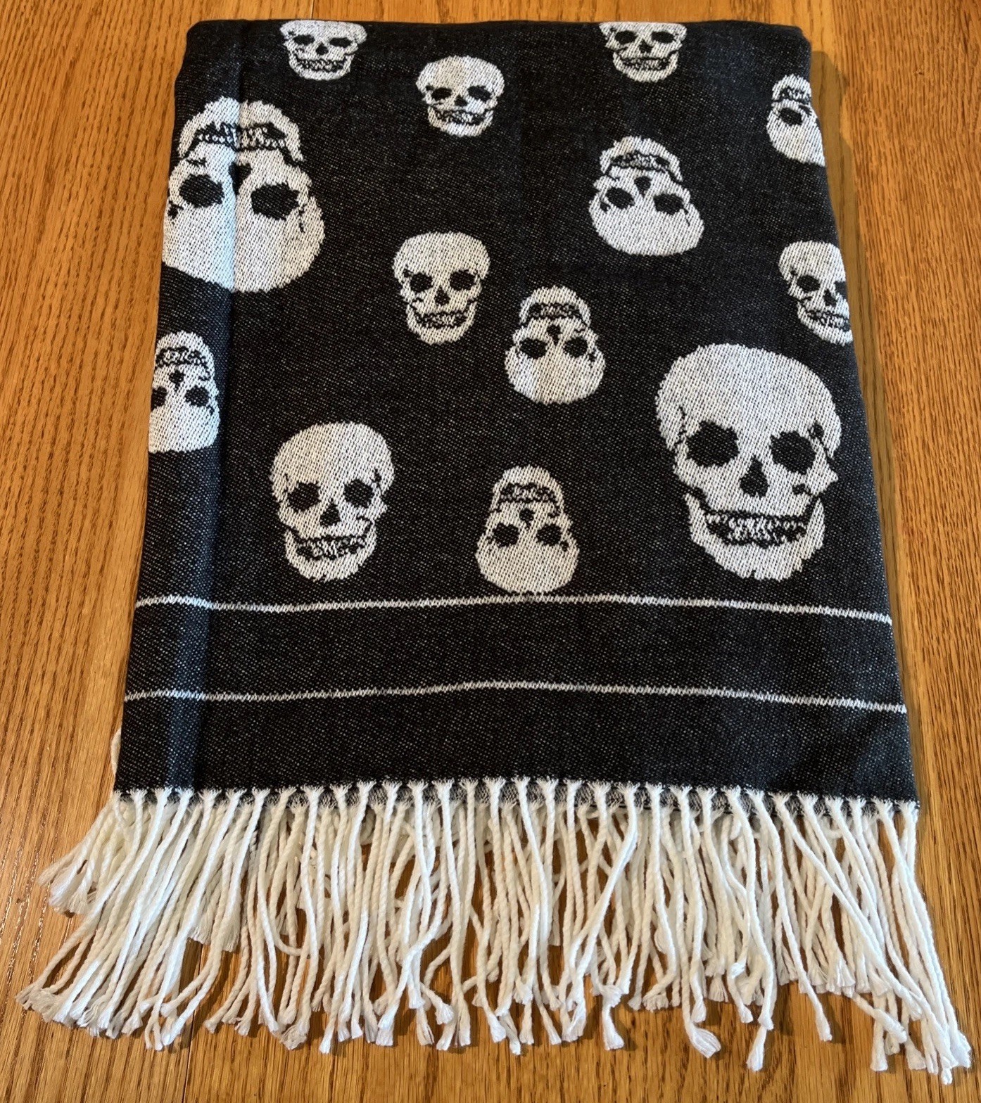 Magaschoni Home Black & White Skull Print Fringed Throw Blanket 50\