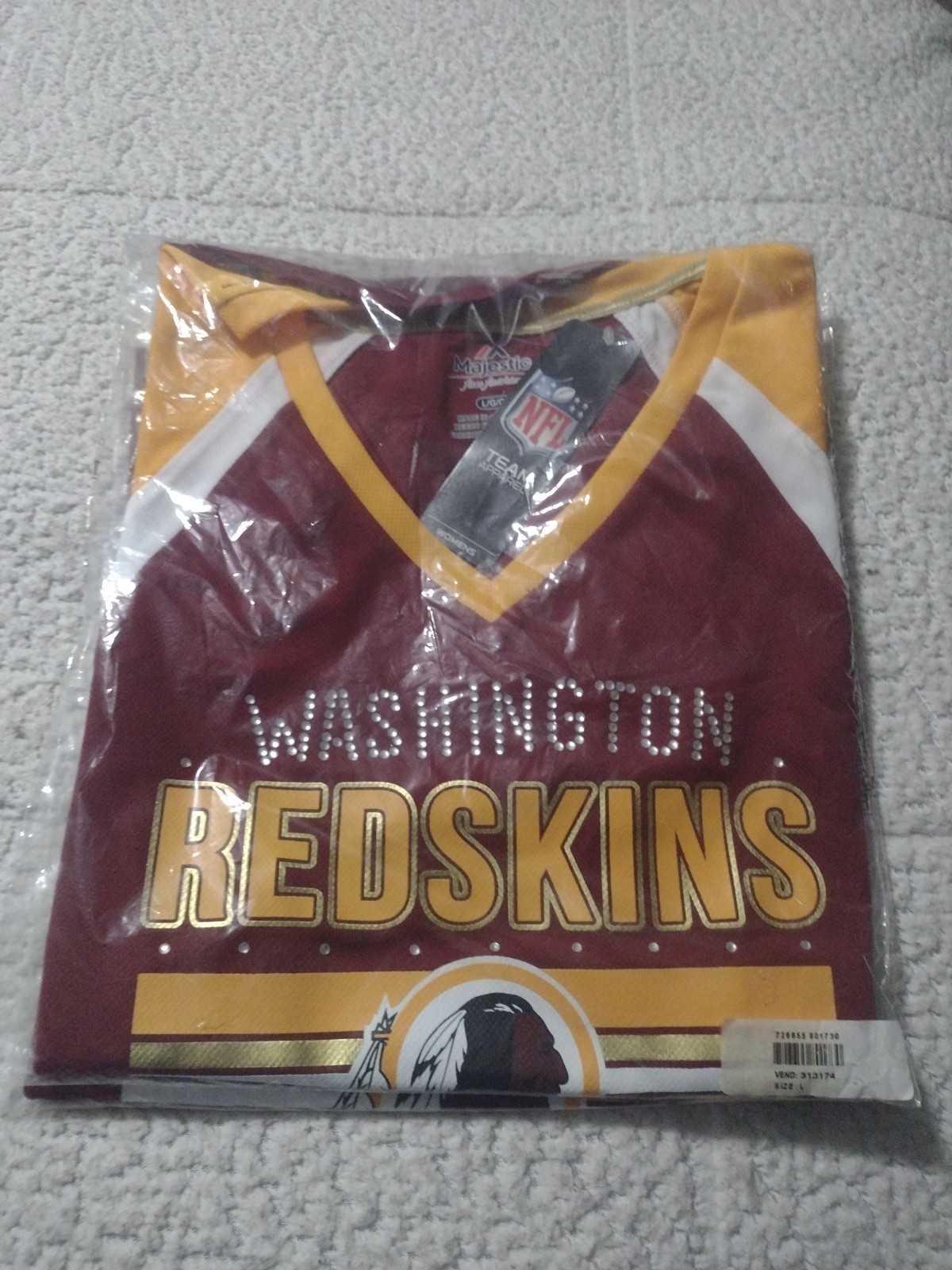 Washington Redskins Vintage NFL Majestic Women’s Medium V-Neck T-Shirt NWT Washington Redskins Vintage NFL Majestic Women’s Medium V-Neck T-Shirt NWT