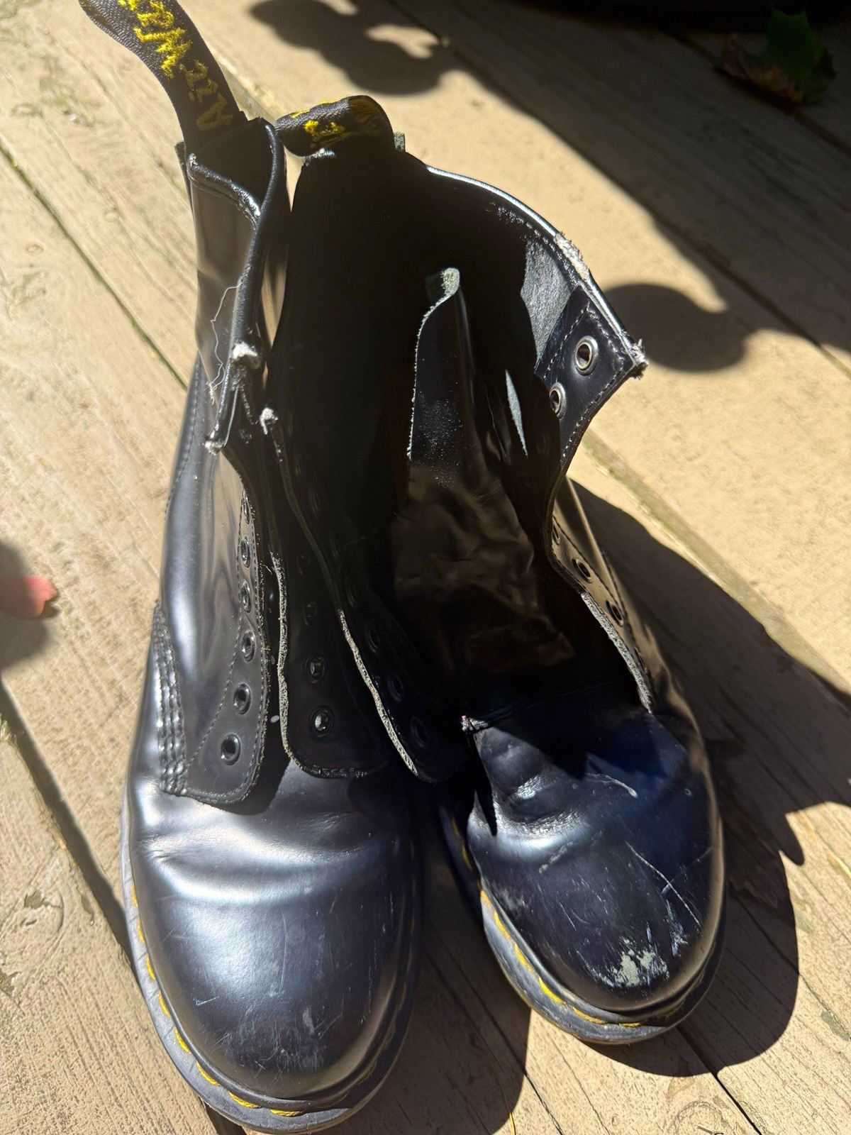 Dr. Martens Black Leather Combat Ankle Boots Round Toe Rubber Sole US 9 M