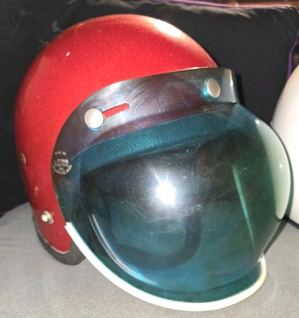2 VINTAGE MOTORCYCLE HELMETS BLUE BUBBLE W GLITTER RED L & White L 1970s