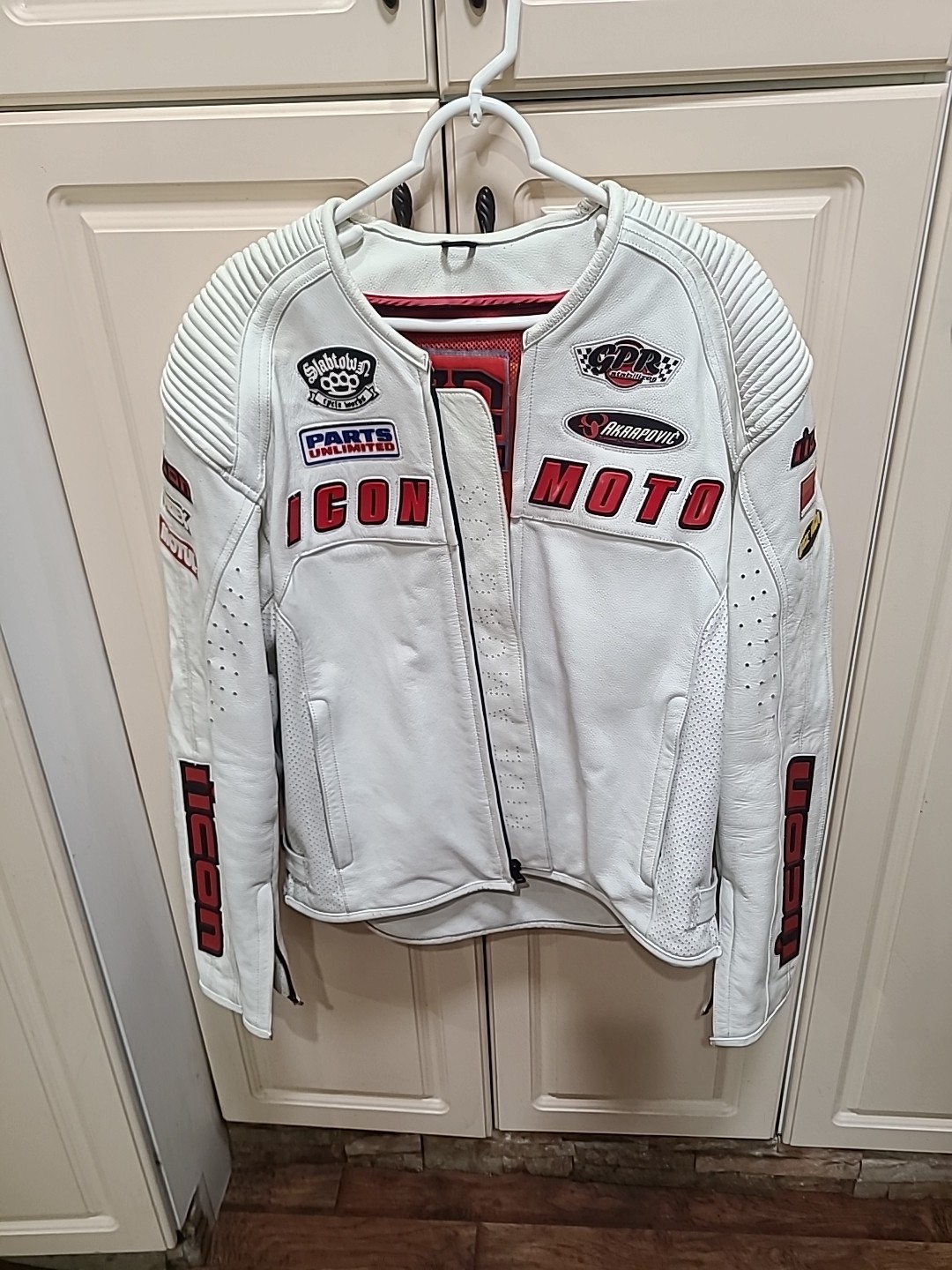 Vintage WHITE ICON AUTOMAG MOTO Leather Motorcycle Jacket – Large VERY NICE 
