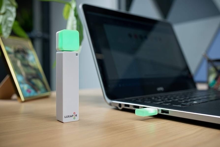 Luxafor Bluetooth LED Busy Light Workspace Indicator Status Wireless Dot Office
