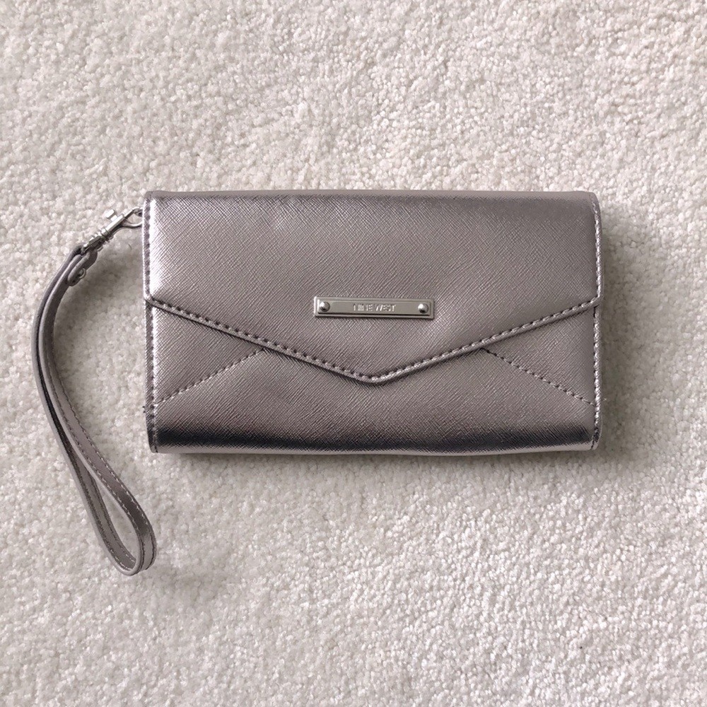 Nine West wristlet