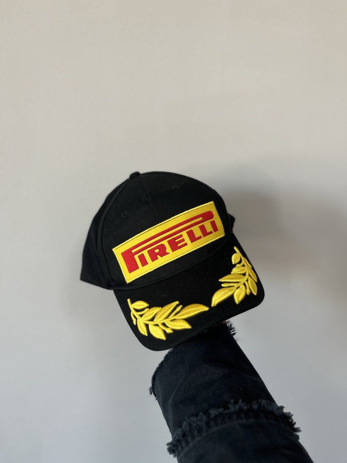 Official Pirelli F1 Podium Cap Hat Black Gold Laurel Embroidered Formula 1 NWT