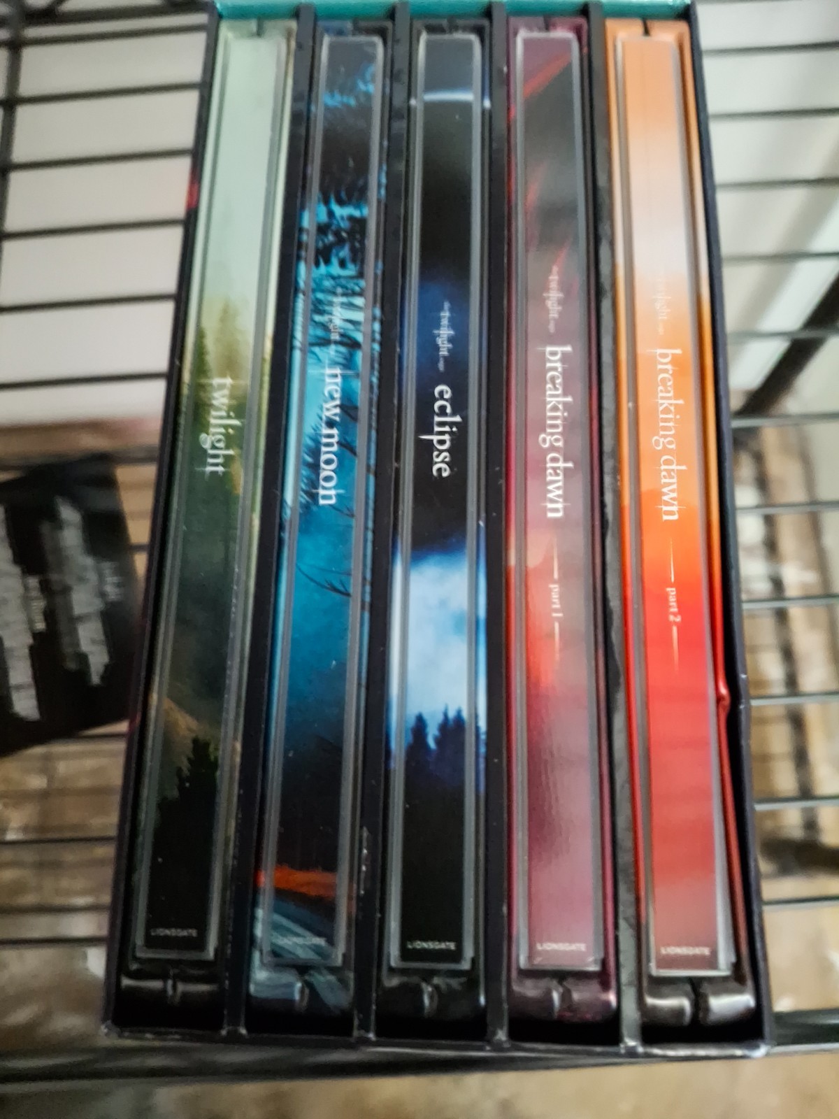 THE TWILIGHT SAGA: THE COMPLETE COLLECTION 4K 5-FILM STEELBOOK® SET - OPEN WRAP