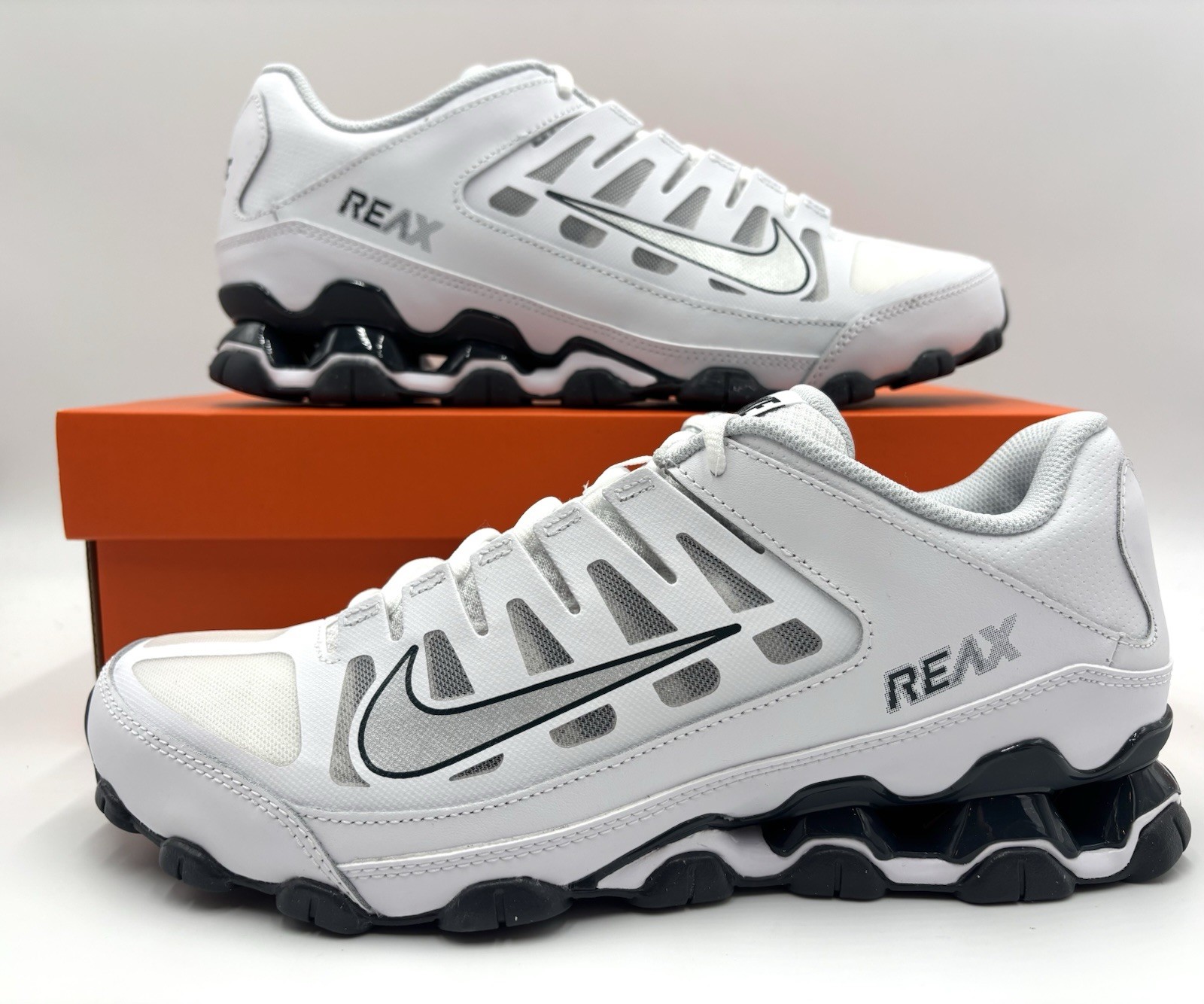 Nike Men\'s Reax 8 TR Mesh White Metallic Silver Shoes 621716-108 Size 9.5