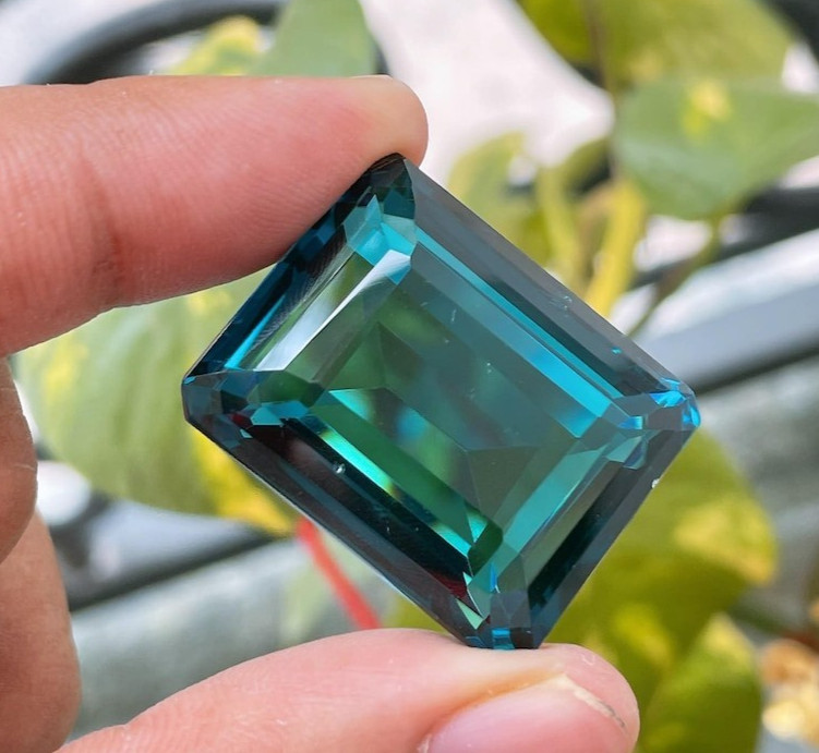 Natural London Blue Topaz 100 Ct Emerald Cut Flawless Loose Gemstone Certified