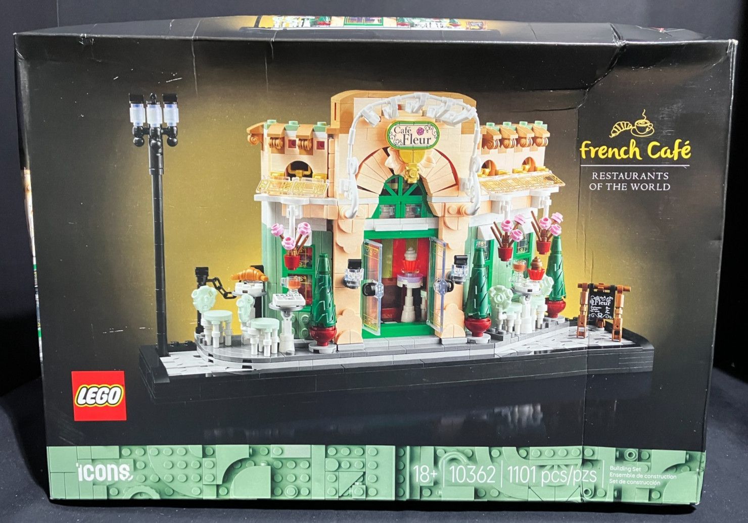 LEGO Icons French Cafe 10362 1101 Pieces Age 18+ Display Set - New Damaged Box LEGO Icons French Cafe 10362 1101 Pieces Age 18+ Display Set - New Damaged Box