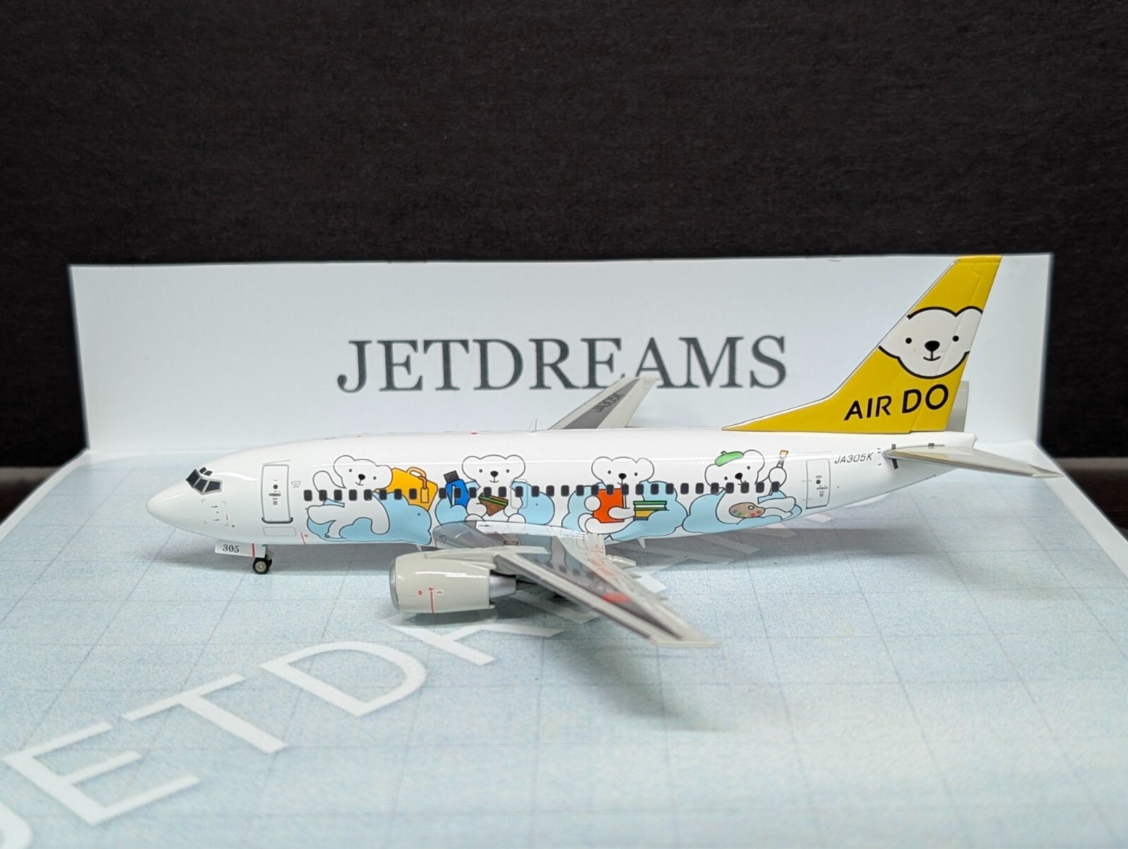 1/200 AIR DO HOKKAIDO INT\'L AIR BOEING 737-500 BEAR DO COLORS JA305K JC WINGS
