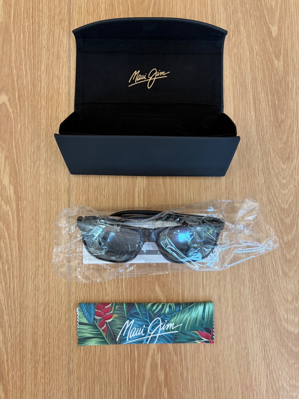 BRAND NEW - Maui Jim Pailolo Sunglasses - Polarized Lenses - Black