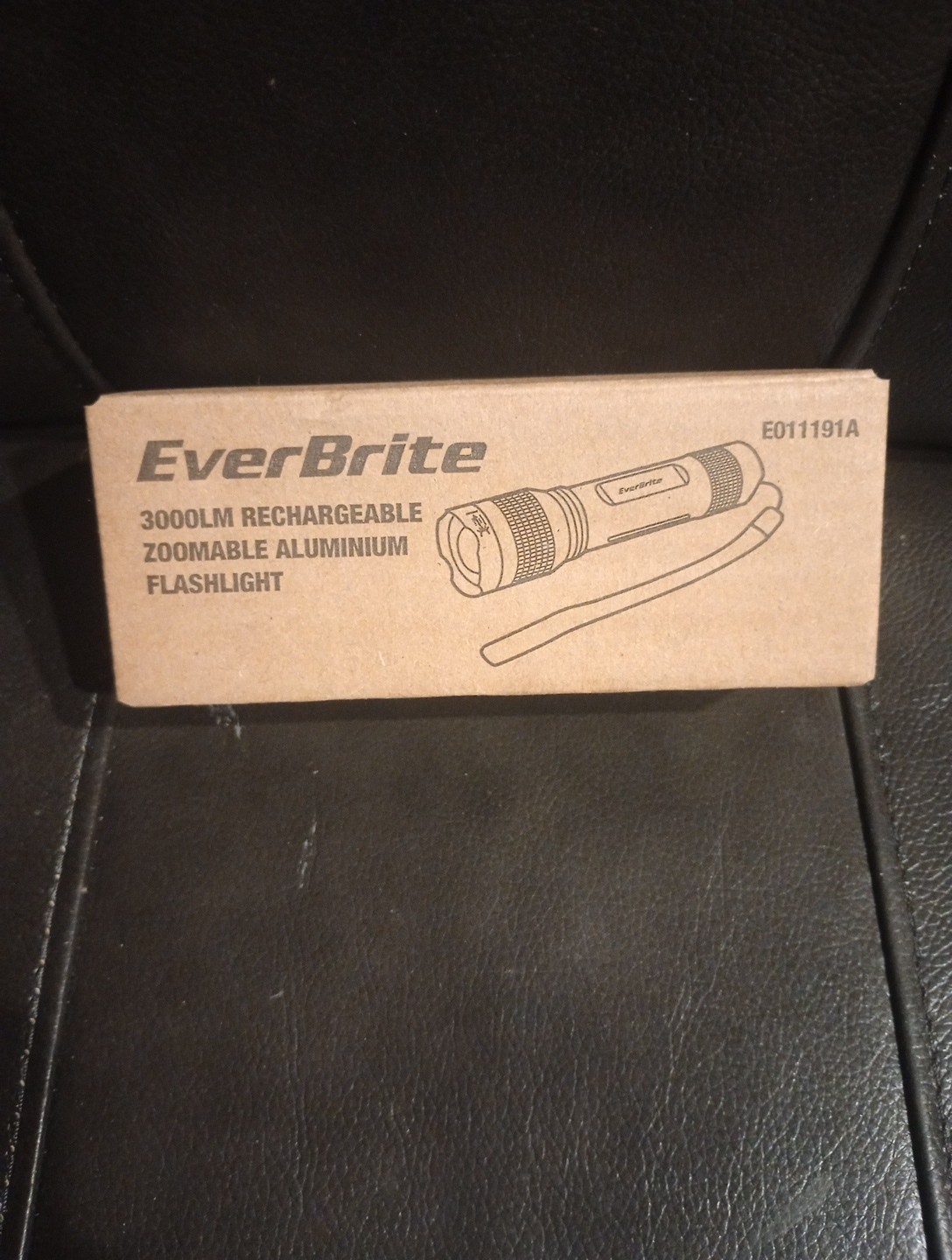 Everbrite 3000LM  Rechargeable Zoomable Aluminium Flashlite