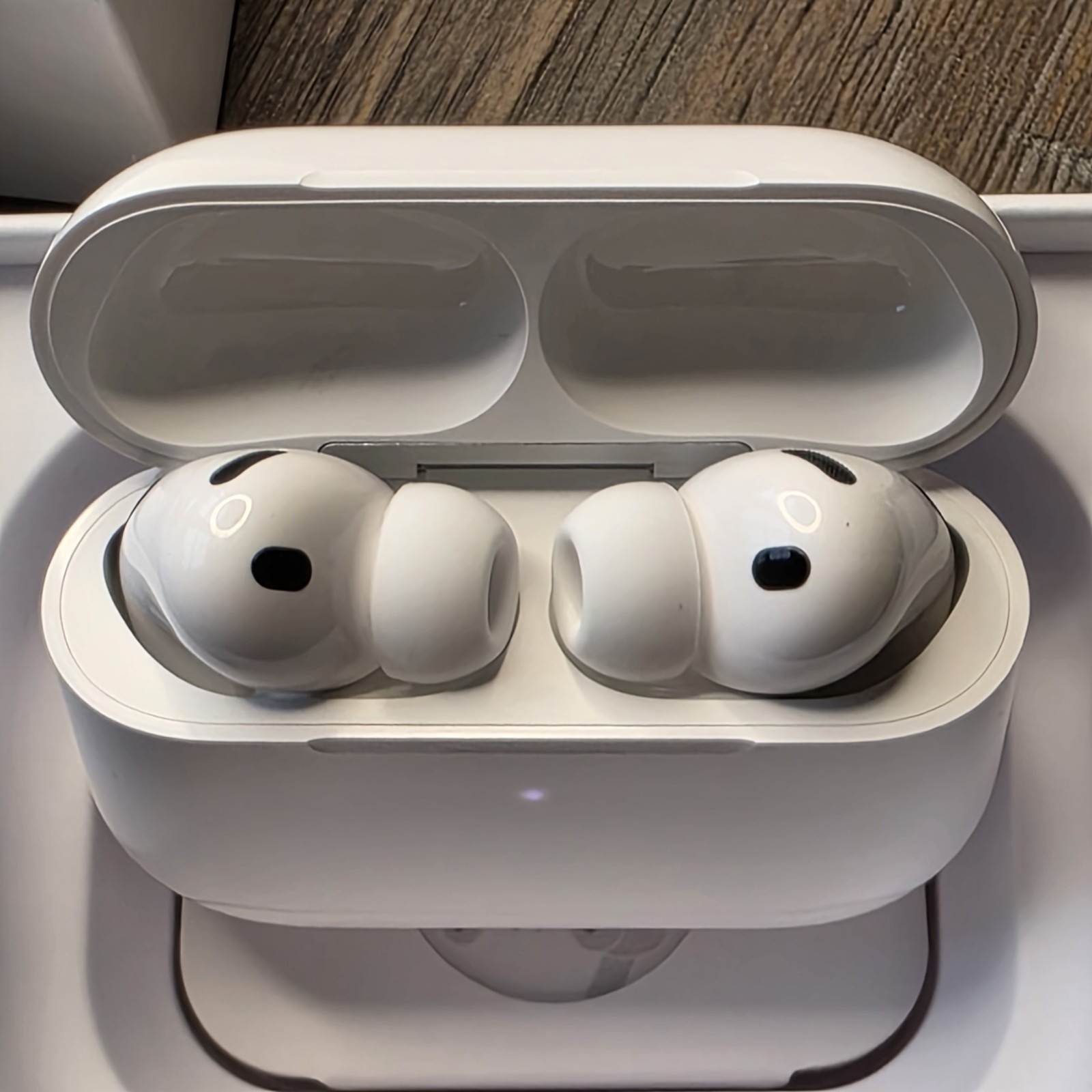 Apple AirPods Pro 3 Used with MagSafe Wireless Case White ANC X2 