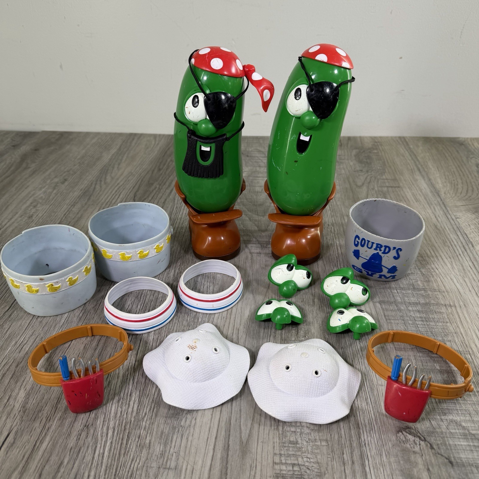 Vintage VeggieTales Dress-up Mix Up Larry The Cucumber Fisher Price Lot Of 2 
