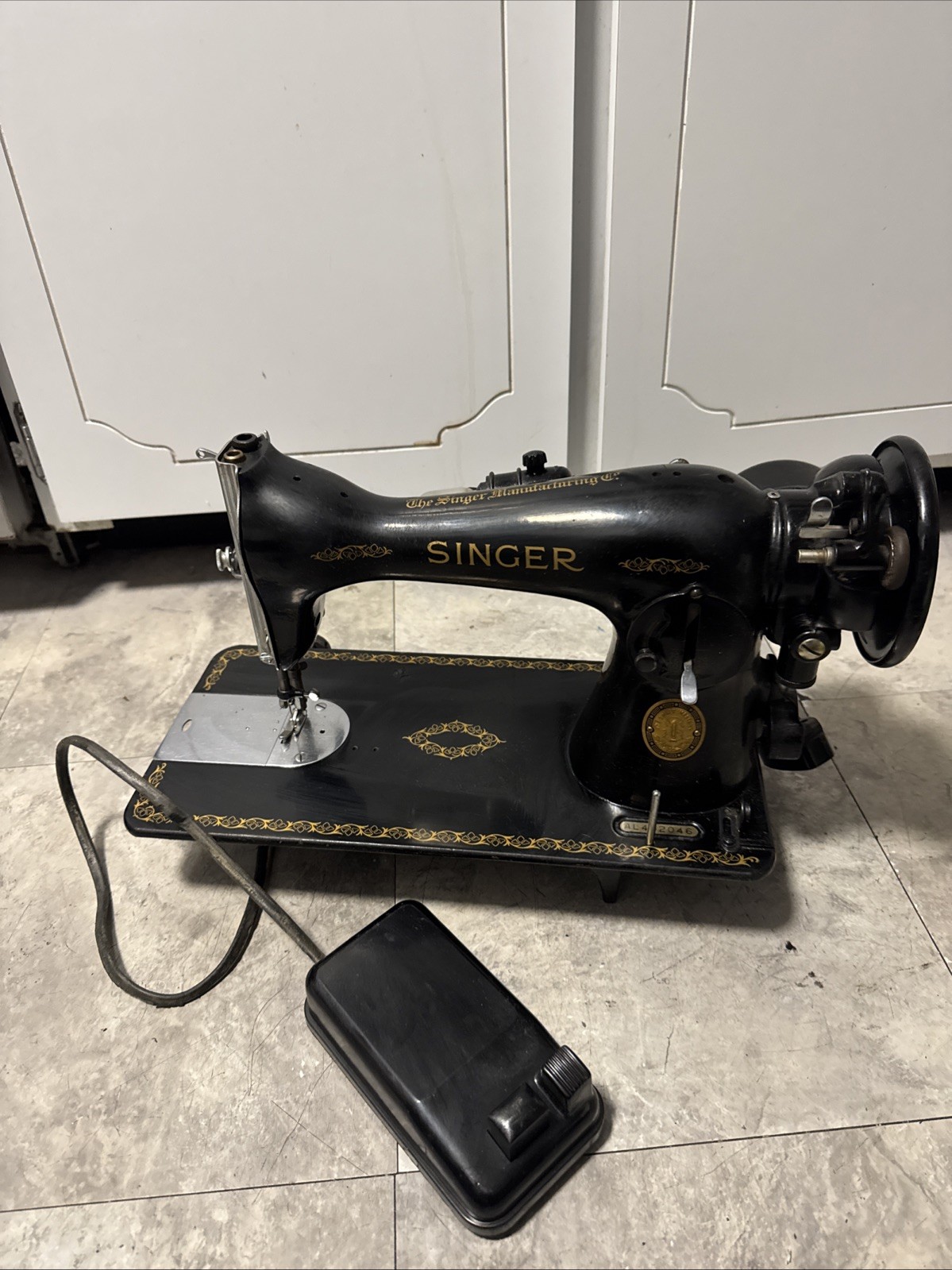 PRIVATE SALE - ANVIL_IRON 1951 SINGER 15-91 Sewing Machine Model 15 91 PRIVATE SALE - ANVIL_IRON 1951 SINGER 15-91 Sewing Machine Model 15 91