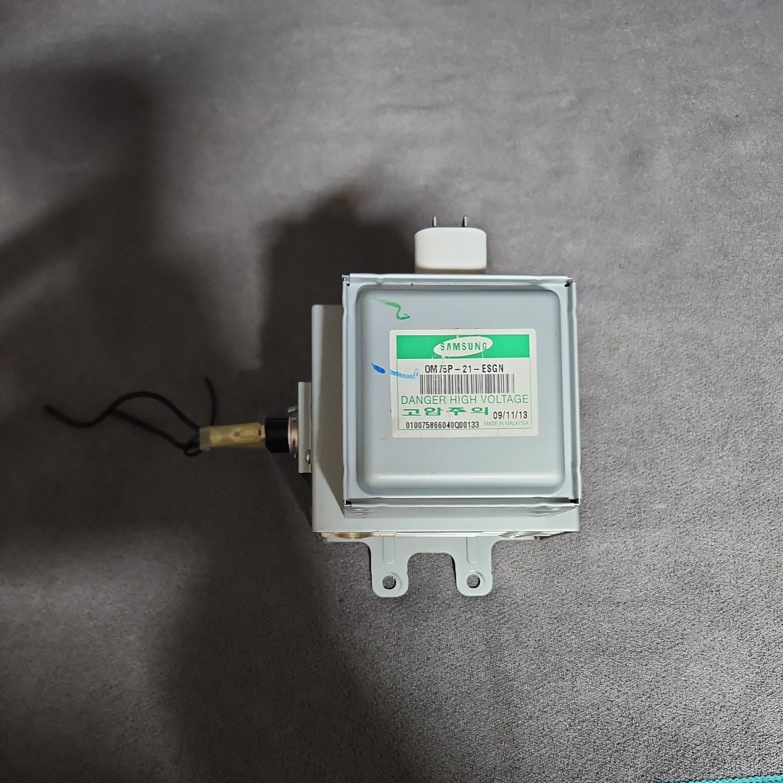 OM75P-21-ESGN Magnetron for GE/Samsung Microwaves WB27X11079 WB27T10545 Replaces OM75P-21-ESGN Magnetron for GE/Samsung Microwaves WB27X11079 WB27T10545 Replaces