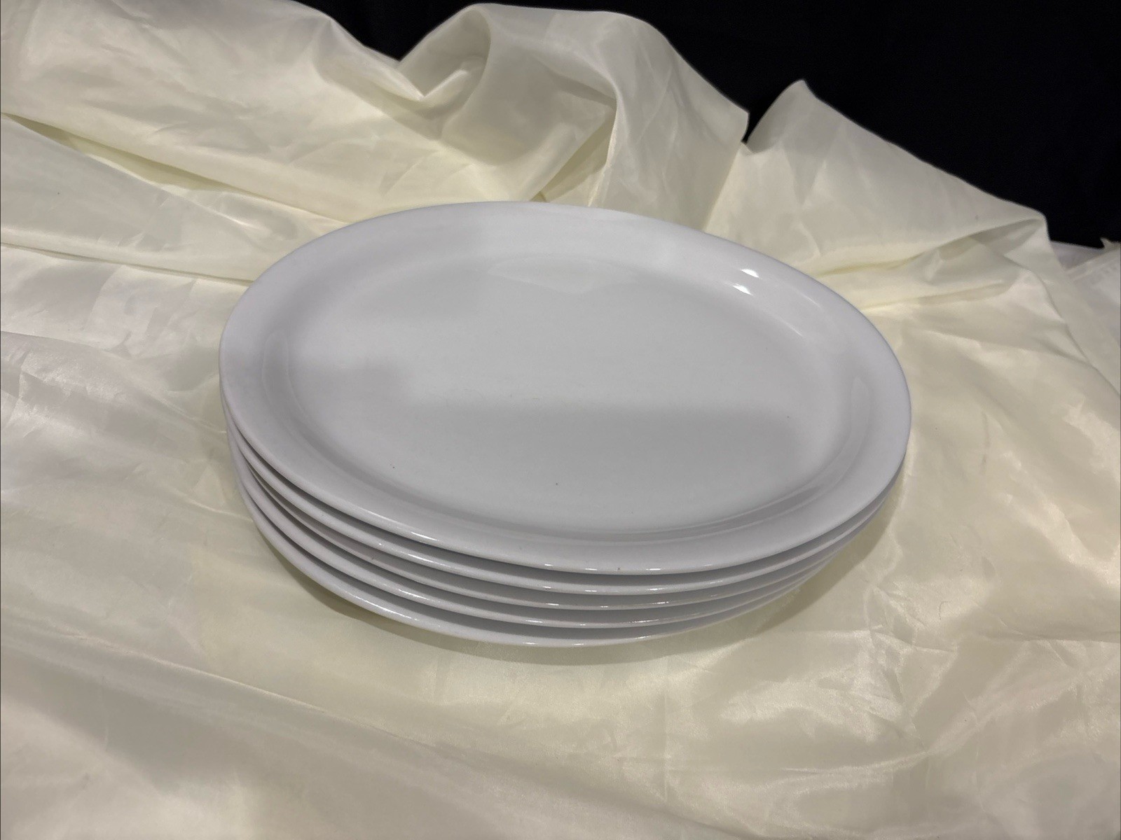 Five (5) Oneida Kitchenware Bright White Dinner Plates Ceramic