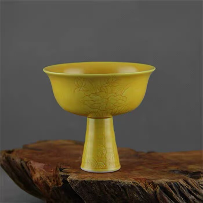Chinese Ming Hongzhi Yellow Glaze Porcelain Carved Lotus Design Stem Cup 3.74\