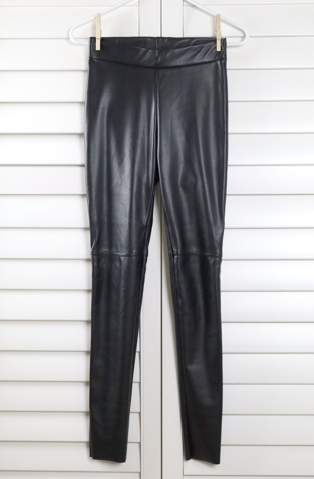 WOLFORD $425 Faux Leather Stretch Pull On Moto Leggings Pants Size US 6