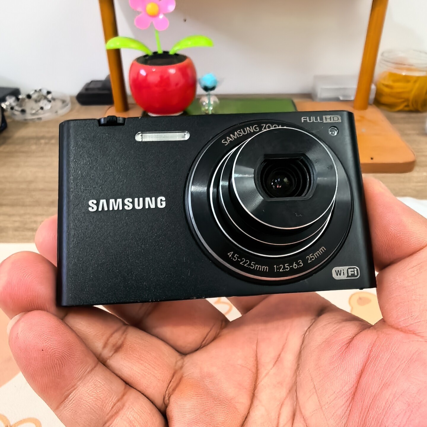 Samsung MV900f Digital Camera 16.3MP 5x Optical Zoom Red/Pink/White/Black Tested