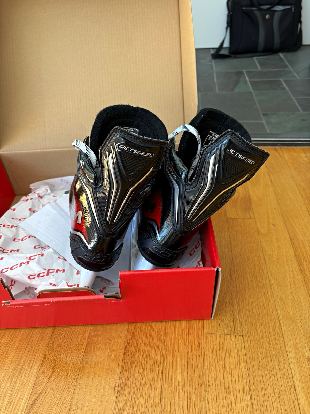 CCM JetSpeed FT870 Senior Ice Hockey Skates Size 9 Regular Black/Red/White