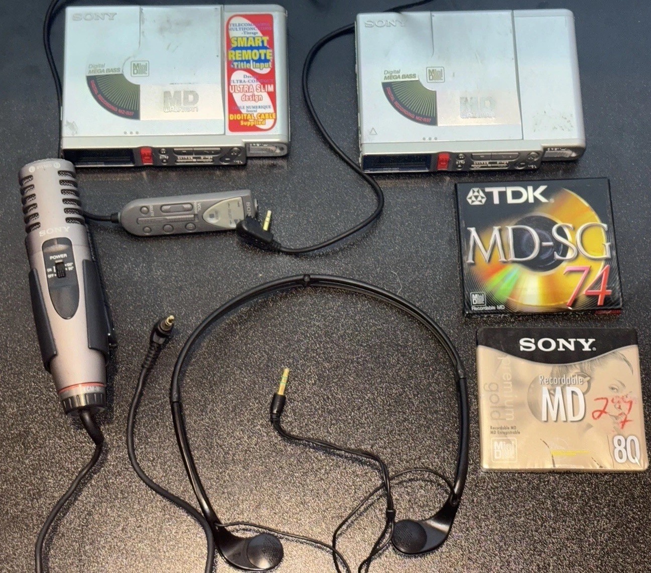 Lot 2x Sony MD Walkman Minidisc Recorder MZ-R37 & MDR-A34 | ECM-MS907 | RM-MZR37