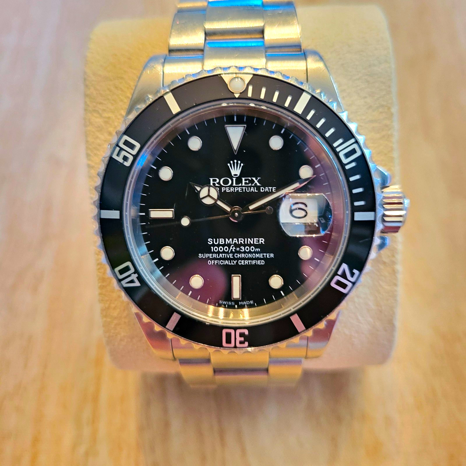 Rolex Submariner Date 2001 40mm Black Dial Bezel SS Bracelet Automatic 300m Rolex Submariner Date 2001 40mm Black Dial Bezel SS Bracelet Automatic 300m