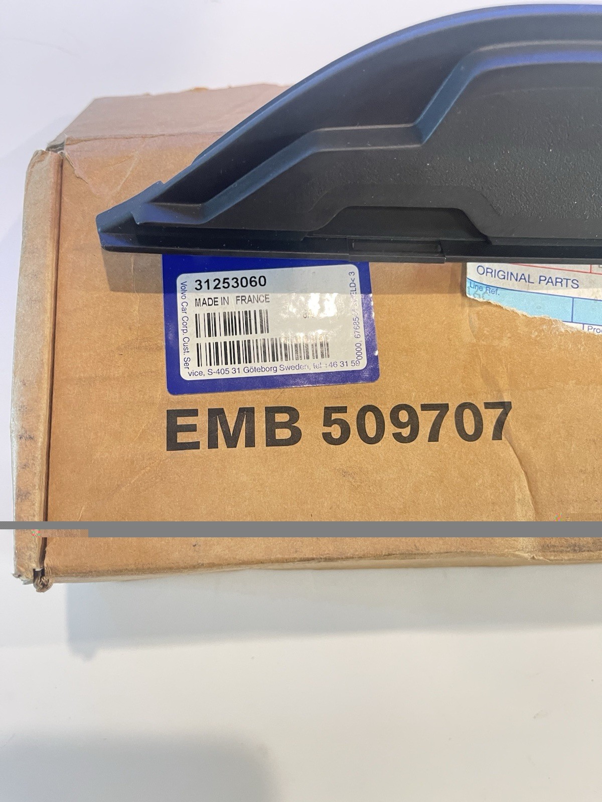 Volvo NEW Genuine 07-16 S80 Rear License Light Trunk Handle Moulding 31253060 Volvo NEW Genuine 07-16 S80 Rear License Light Trunk Handle Moulding 31253060