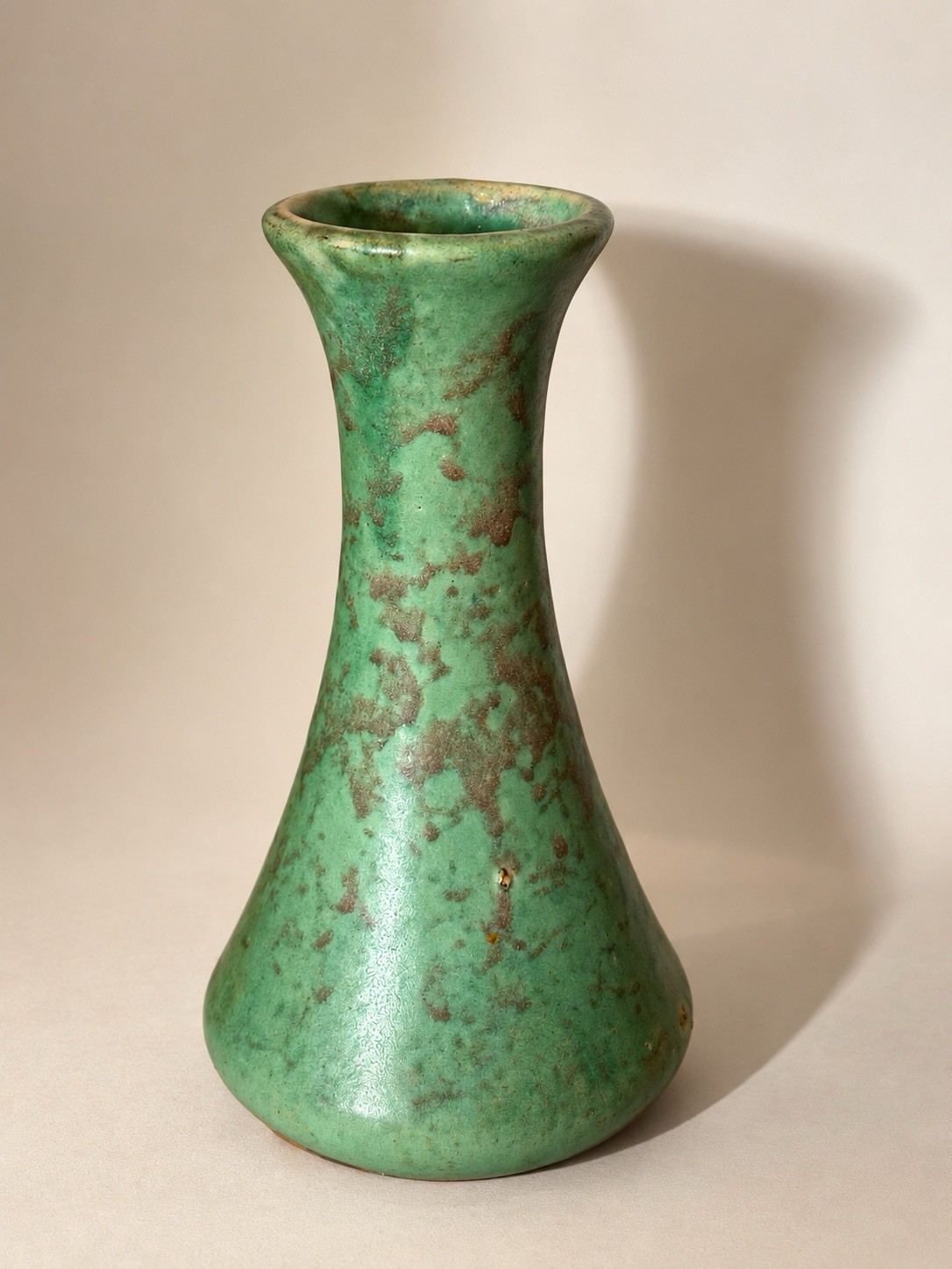Vintage Brush McCoy Pottery Vase Green Art Vellum 1930s Art Deco #064 Vintage Brush McCoy Pottery Vase Green Art Vellum 1930s Art Deco #064