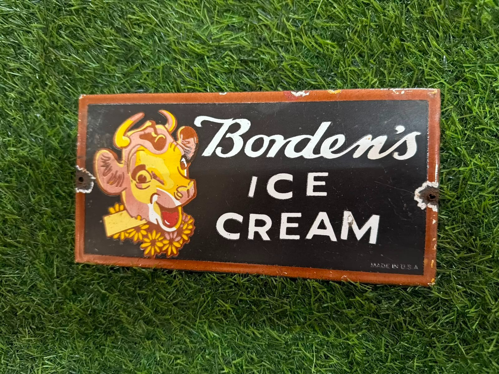 Borden\'s Ice Cream Porcelain Advertising Sign 8\'\' Inches