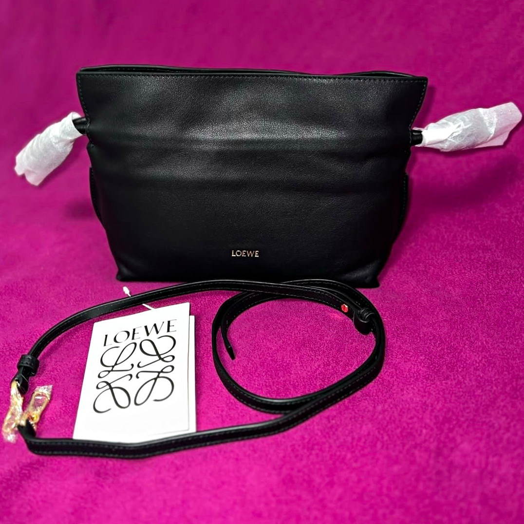 Loewe Black Solid Crossbody Bag Adjustable Detachable Strap Logo Brand Card Loewe Black Solid Crossbody Bag Adjustable Detachable Strap Logo Brand Card