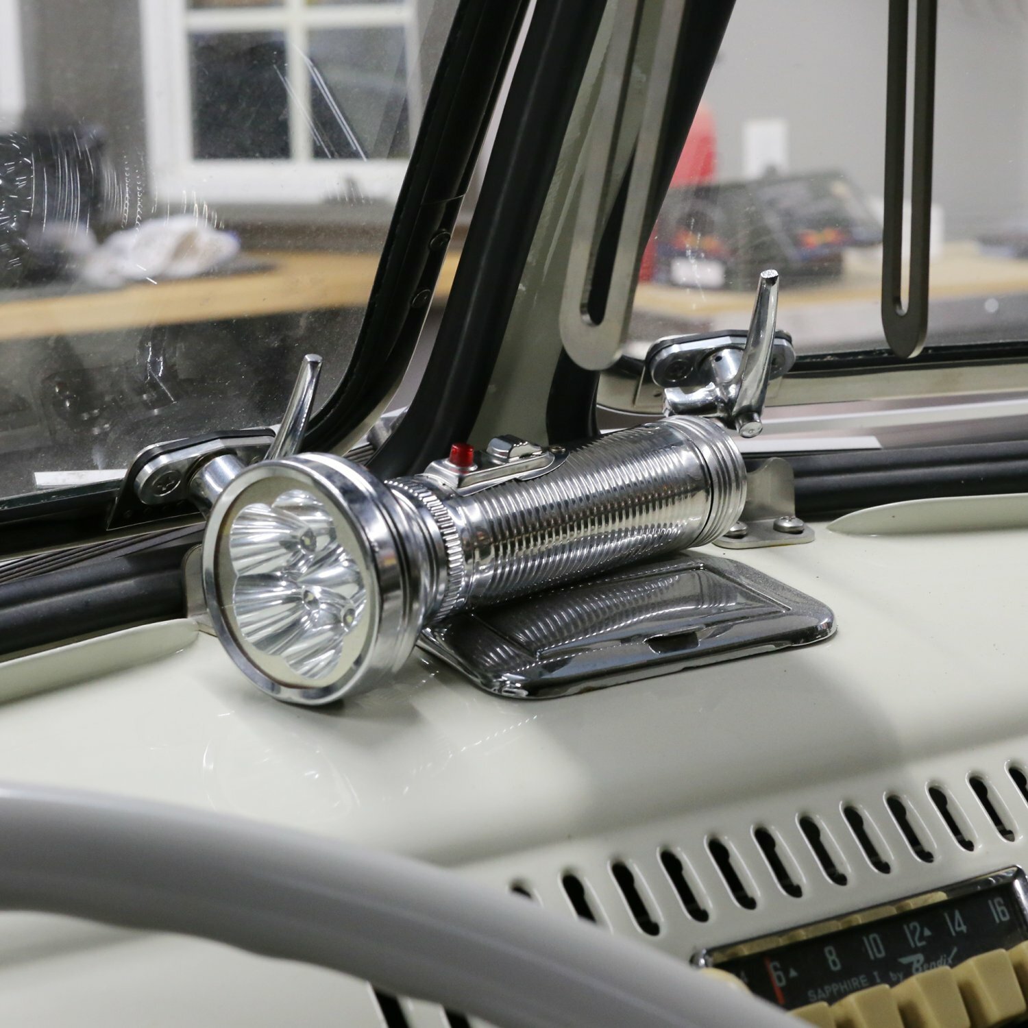 VTG STYLE FLASHLIGHT W COLUMN MOUNTING BRACKET RAT HOT ROD CUSTOM PICKUP TRUCK